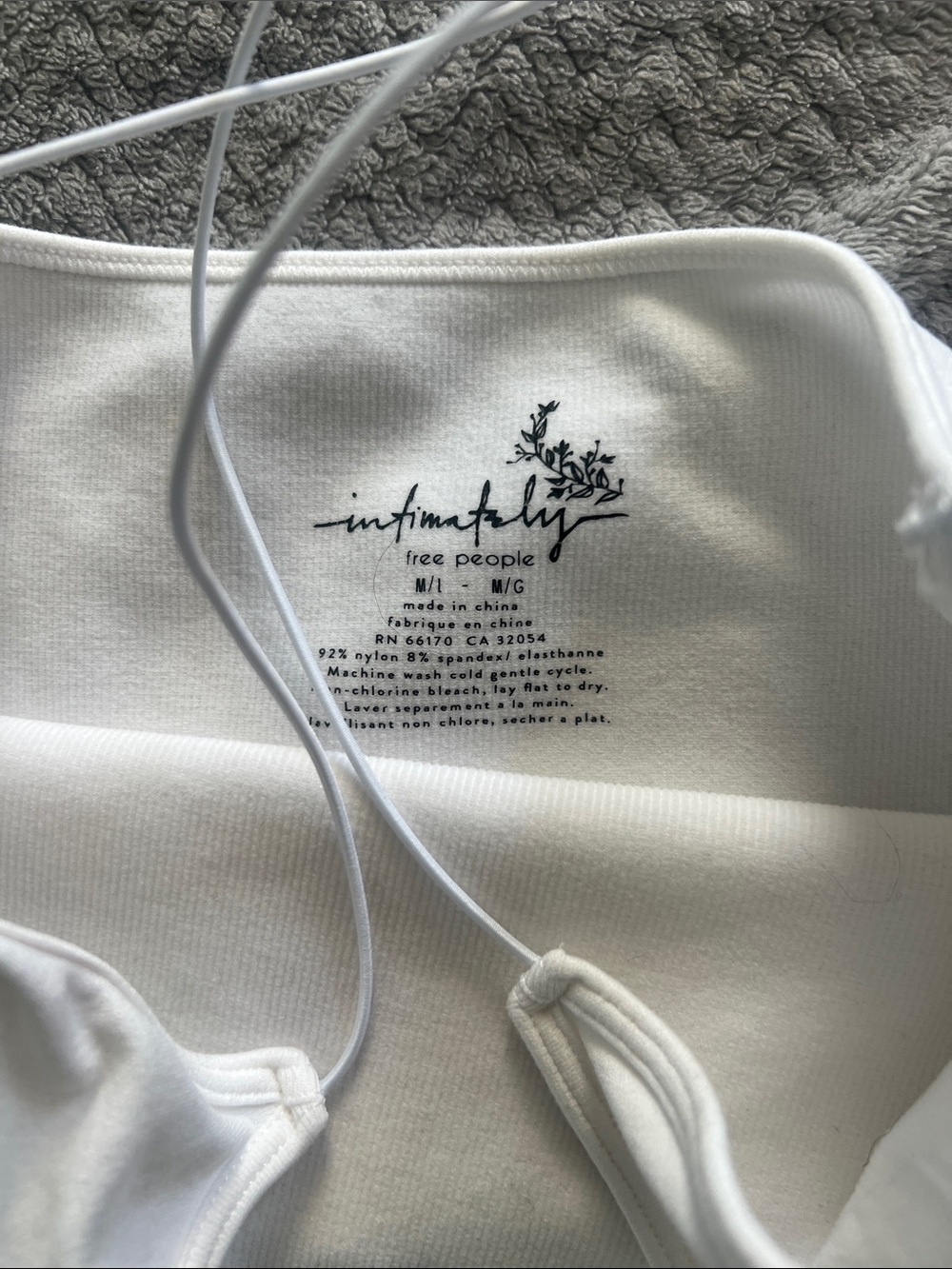 Free People Intimates V-Neck Cropped White Spaghetti Strap Tank Top Size Medium - Picture 4 of 6